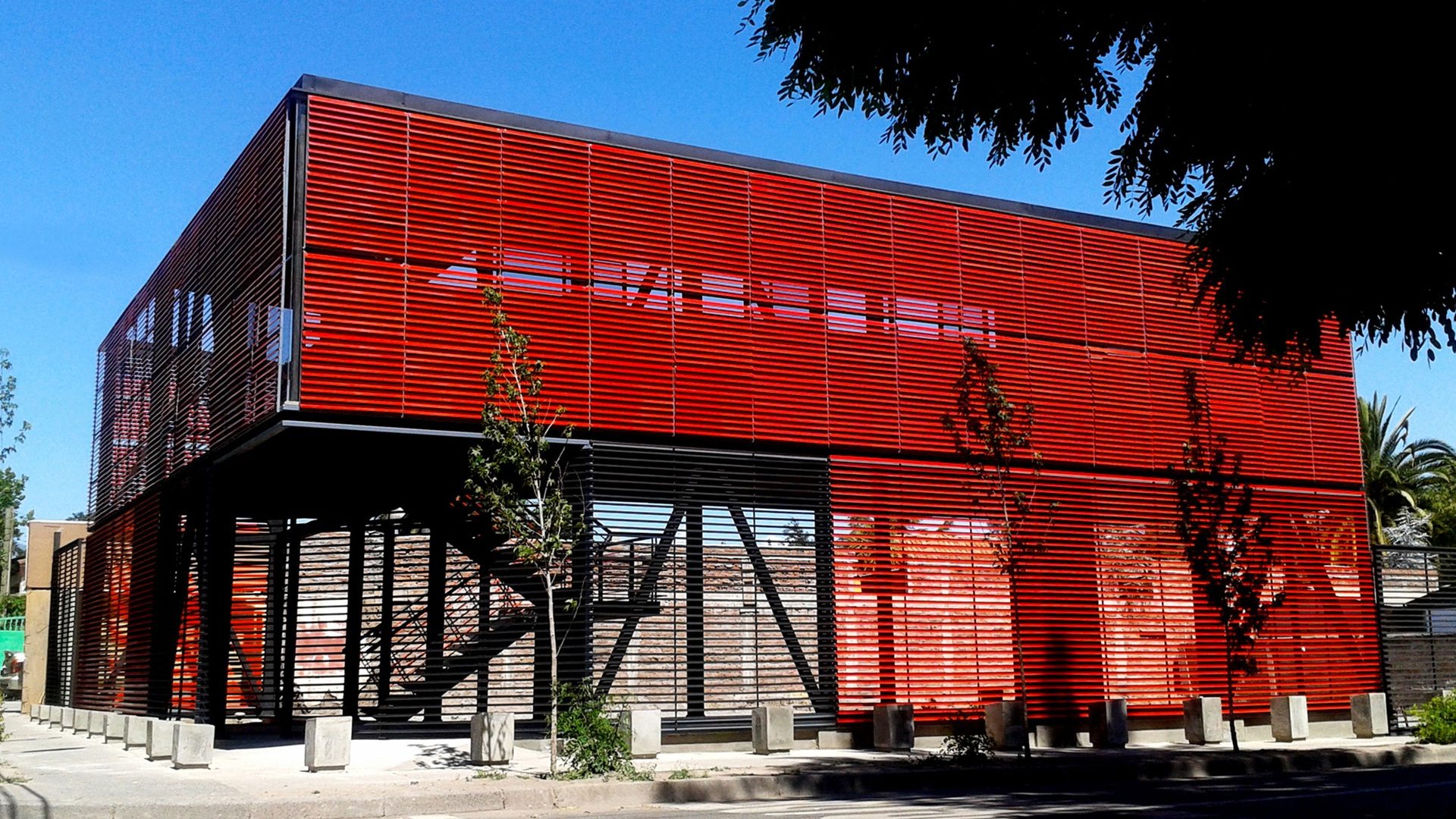 tetralux-slide-3-Oficinas EMG